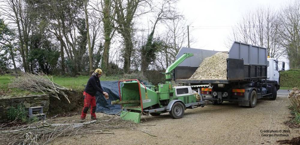 Broyage de végétaux près de Pledran