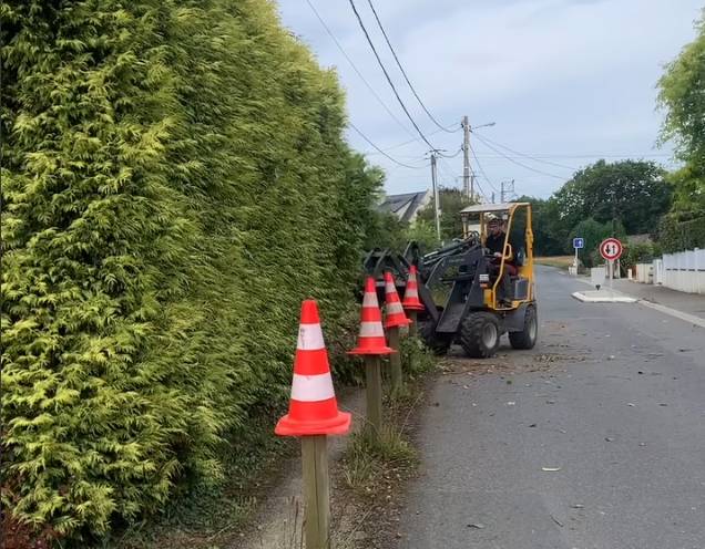 Arrachage de haie près de Pledran